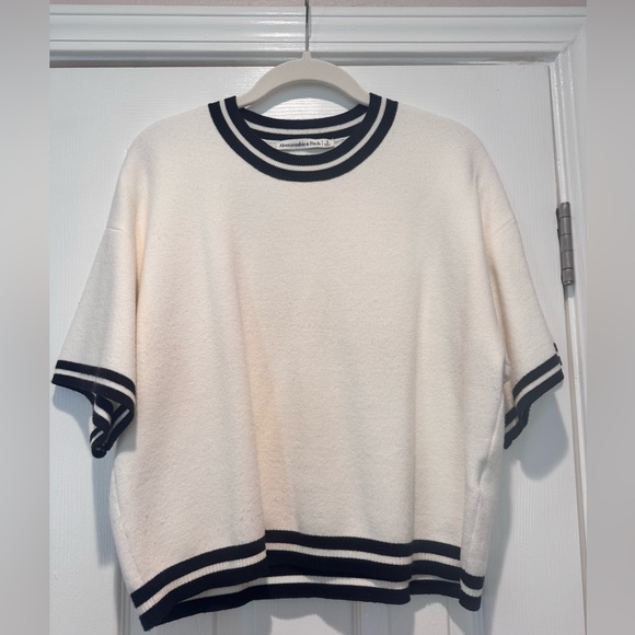 A&F LuxeLoft Sweater Shirt - Small - Picture 4 of 10